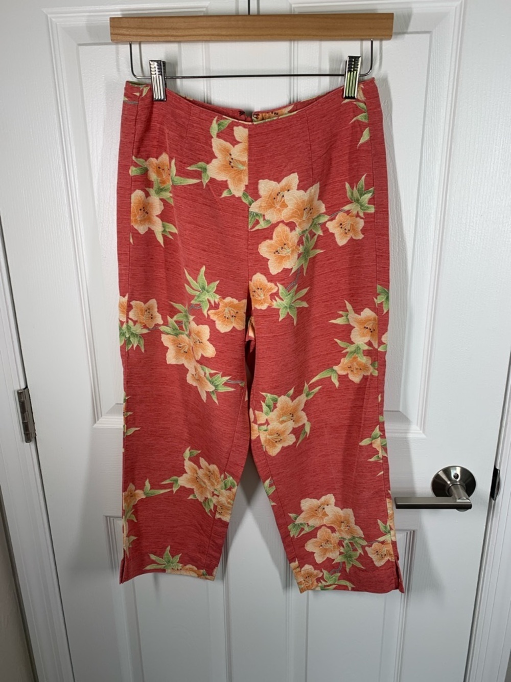 Tommy Bahama tropical floral print silk crop pants size 4